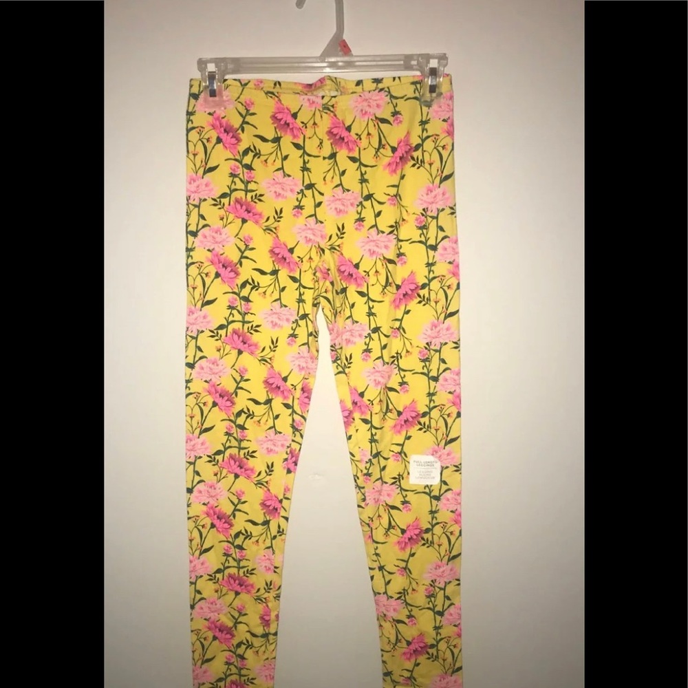 Girls leggings.